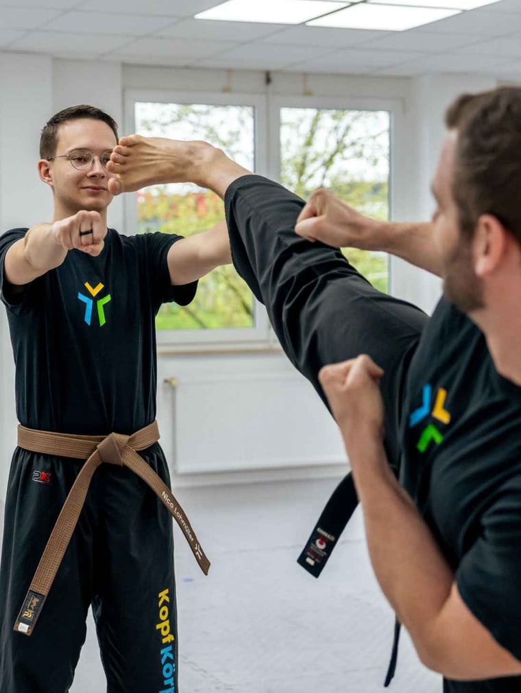 Bewegungsschulung und Fitness im Kampfsport
