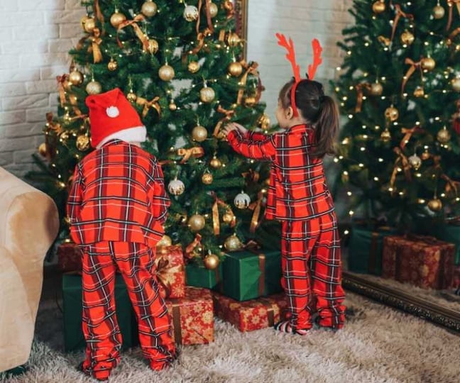 Weihnachtsbaum schmücken