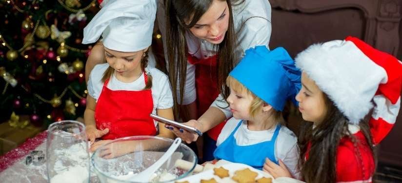 Weihnachten mit Kindern: Magische Momente und unvergessliche Traditionen