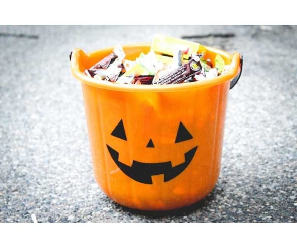 Checke die Süßigkeiten